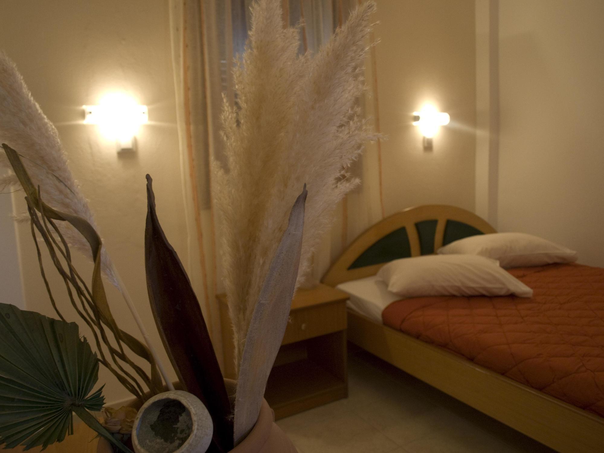 Galaxy Hotel ไมโลโพตาส ภายนอก รูปภาพ